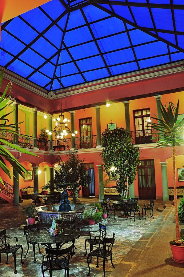 Capital Plaza Hotel Sucre Exterior photo